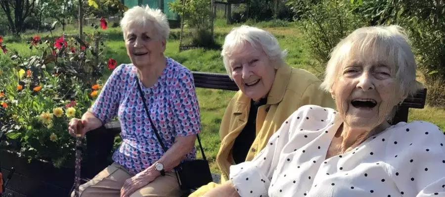 Milngavie residents enjoy the natural beauty of Lambhill Stables Milngavie residents enjoy the natural beauty of Lambhill Stables