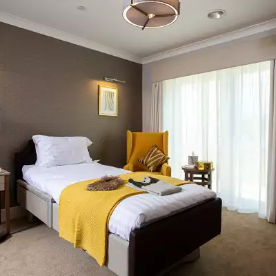 tastefully decorated en-suite bedrooms tastefully decorated en-suite bedrooms